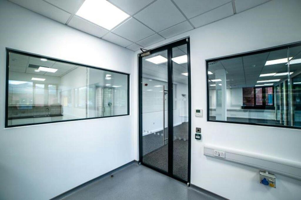 9 Hitching Court  Lab Fit Out 5_Photo_8_large.jpg