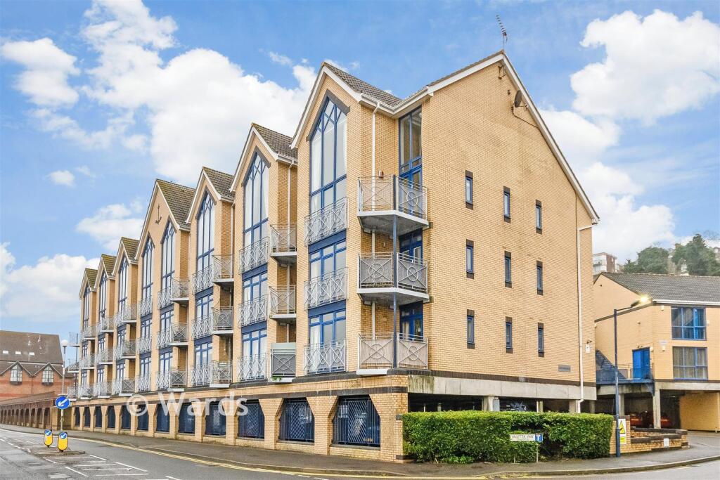 Main image of property: Valetta Way, The Esplanade, Rochester, Kent
