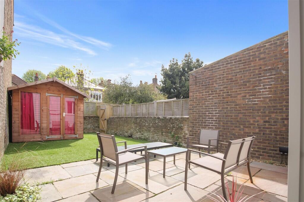 Main image of property: Tarring Road, Worthing, BN11 4HE