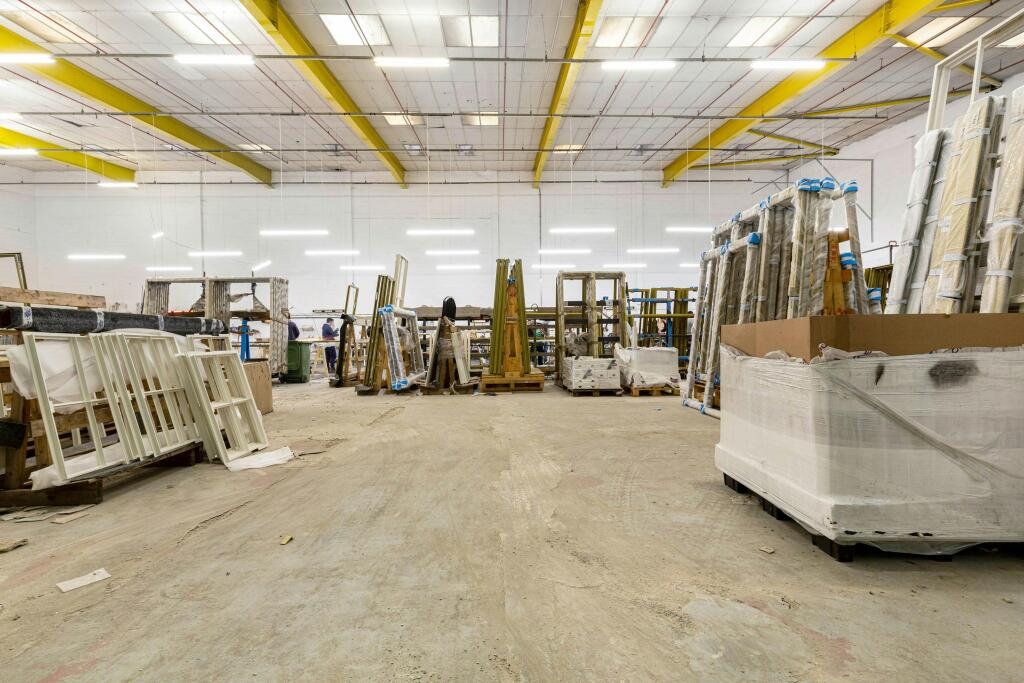 Forest_Real_EstateUnit_5_Meridian_Trading_Estate8.jpg