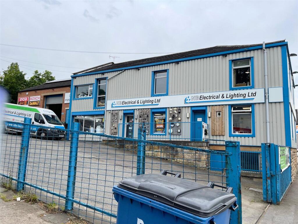 Main image of property: 29 Bankfoot Place, Bradford Road, Batley, WF17 5LQ