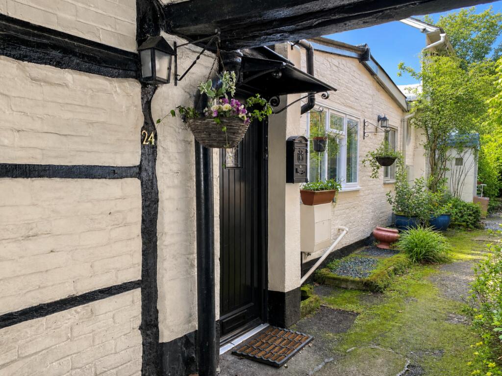 Main image of property: 24 South Street, Wilton