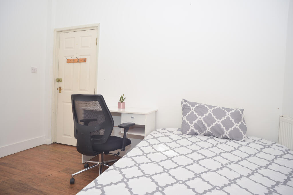Main image of property: 351 Prince Regent Lane,London,E16 3JL