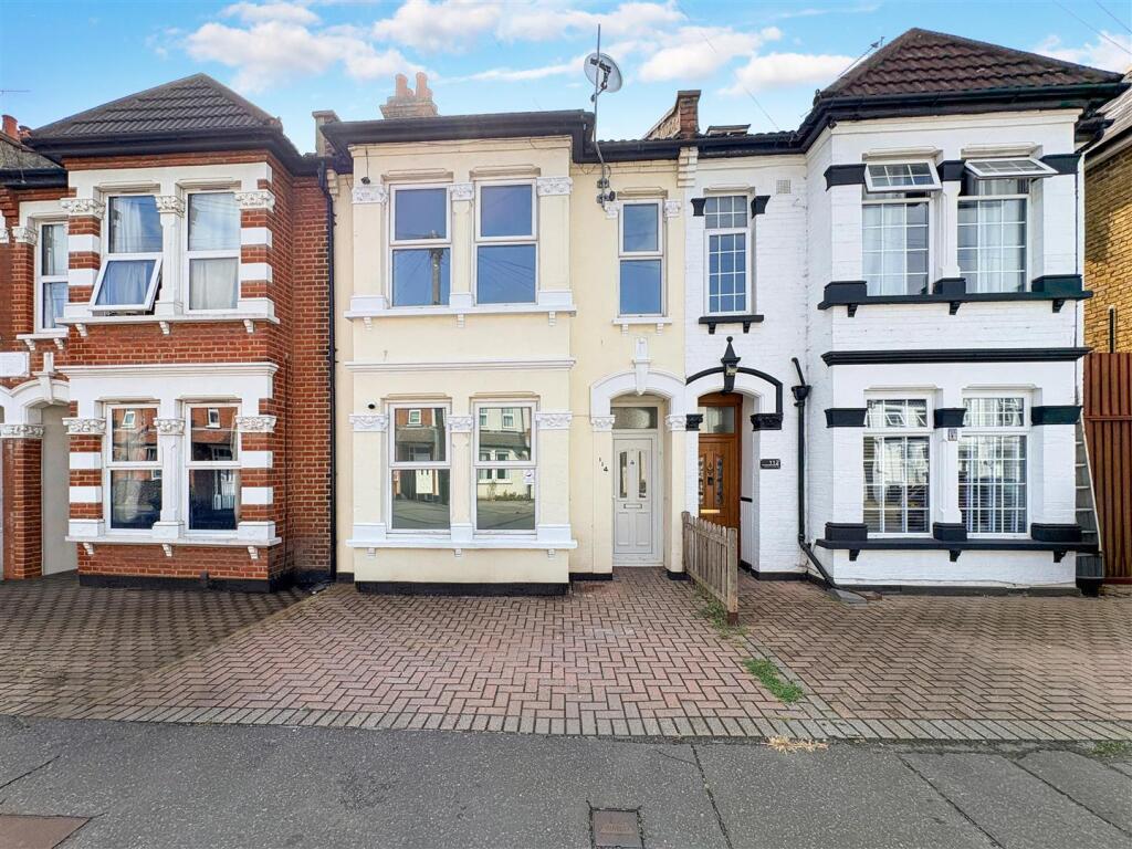 Main image of property: South Avenue, Southend On Sea, Essex