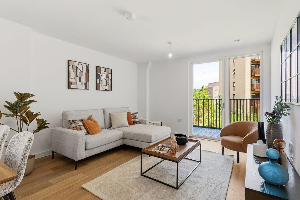 Main image of property: Royal Gateway, Pearl House, Acton, W3