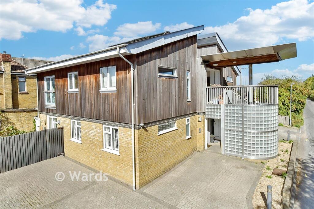 Main image of property: Frognal Lane, Teynham, Sittingbourne, Kent