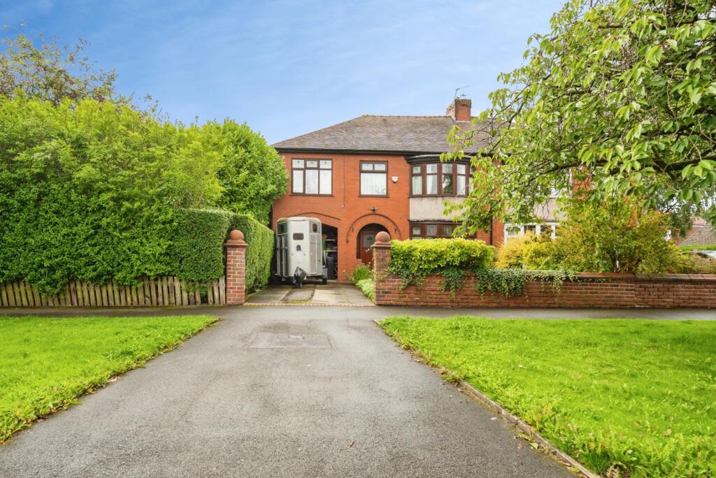 Main image of property: Broadway, Worsley, Manchester, Greater Manchester, M28