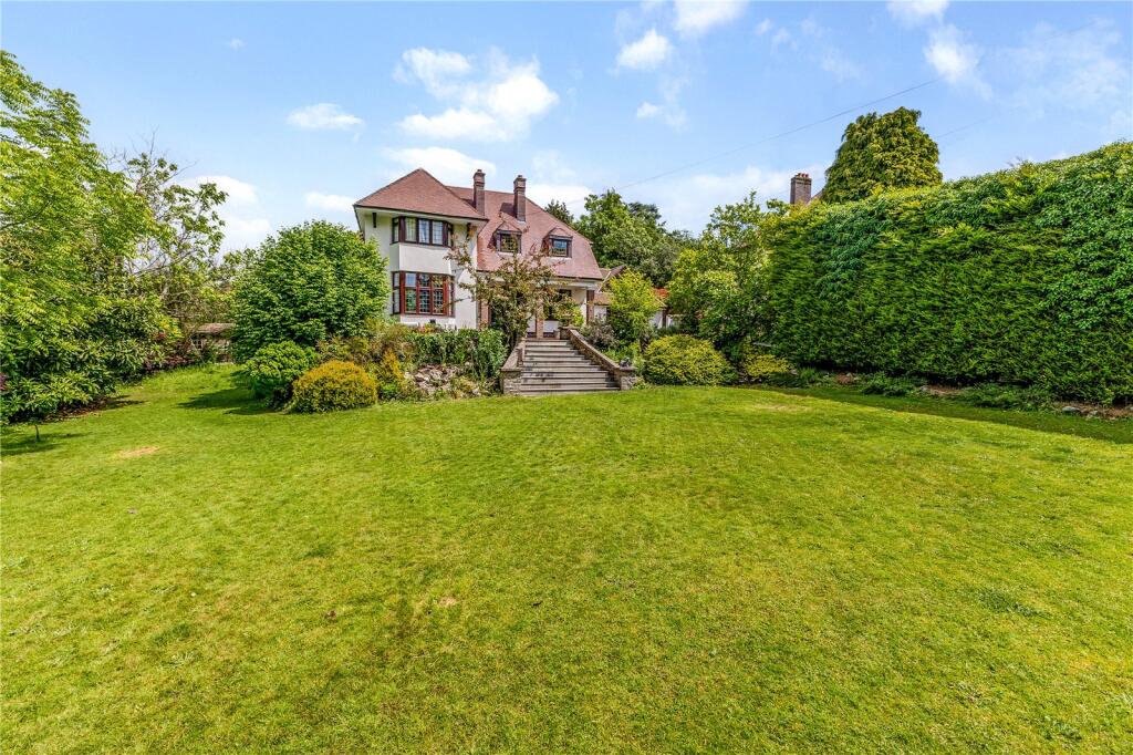 Main image of property: Parrys Lane, Stoke Bishop, Bristol, BS9