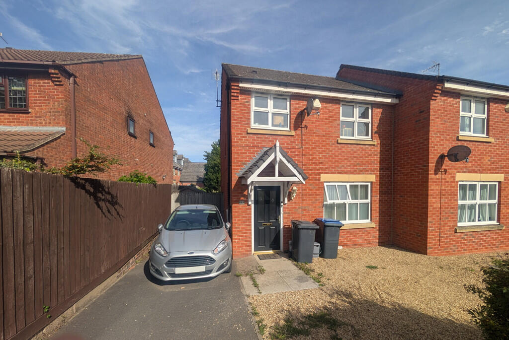 Main image of property: Lutterworth Road, Burbage, Leicestershire, LE10 2DJ