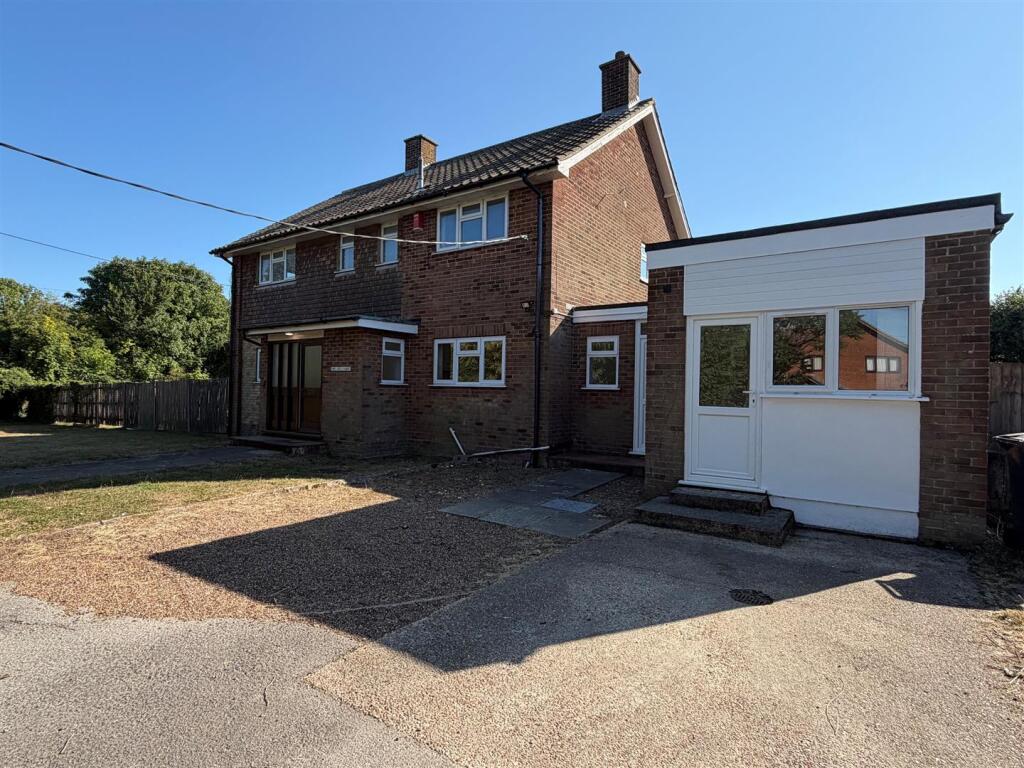 Main image of property: Barfrestone Road, Eythorne, Dover