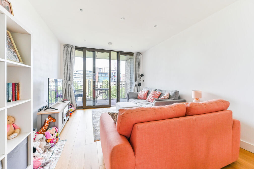 Main image of property: Caithness Walk, East Croydon, Croydon, CR0