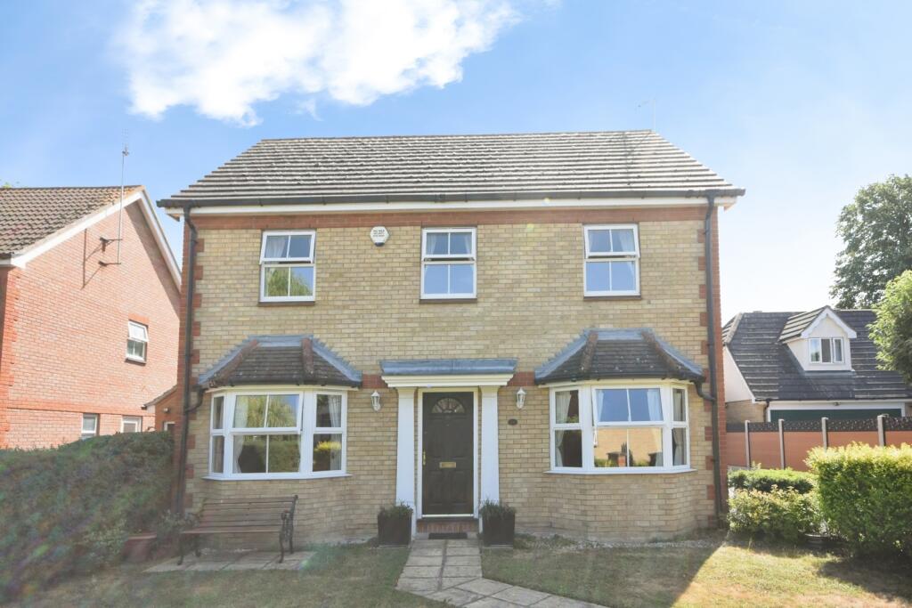 Main image of property: Headingley Close, Basildon, SS13