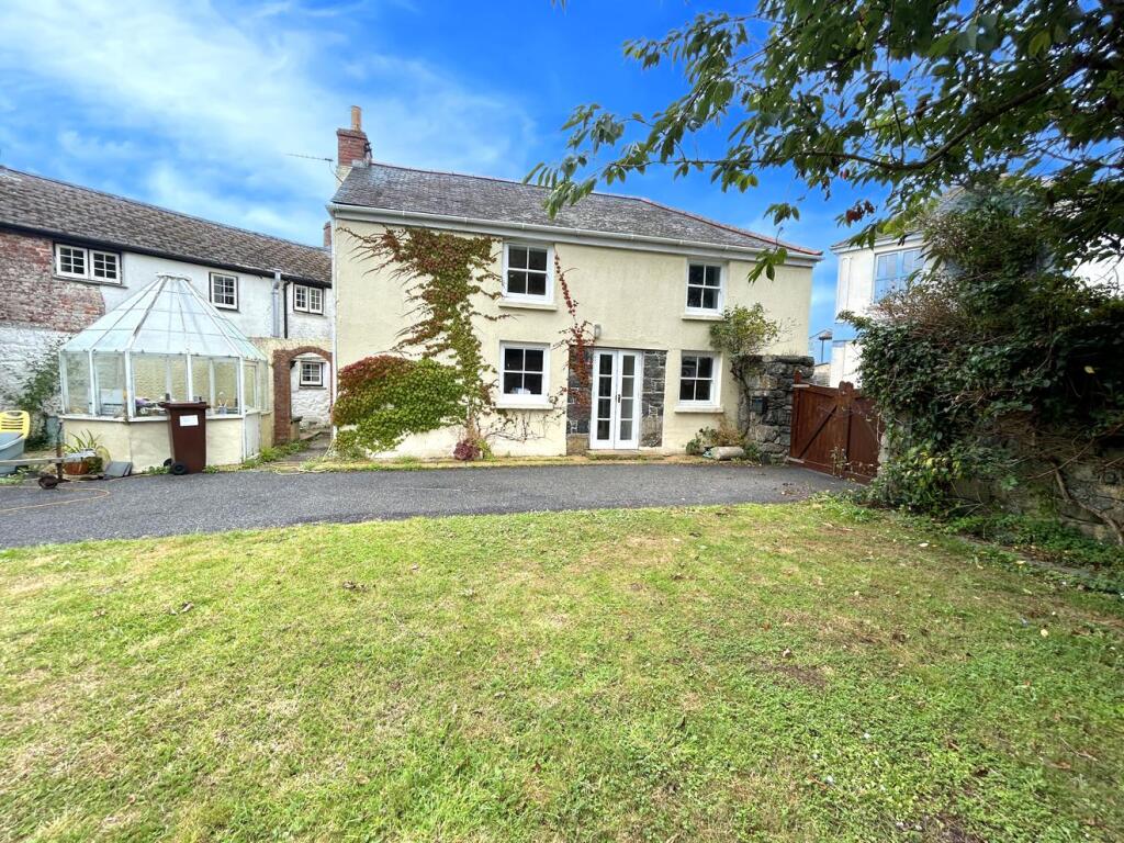 Main image of property: Churchtown, Mullion, Cornwall