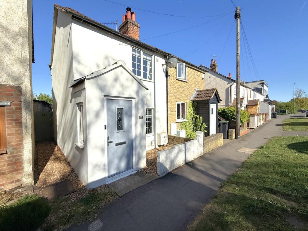 Main image of property: Hitchin Road, Shefford, SG17