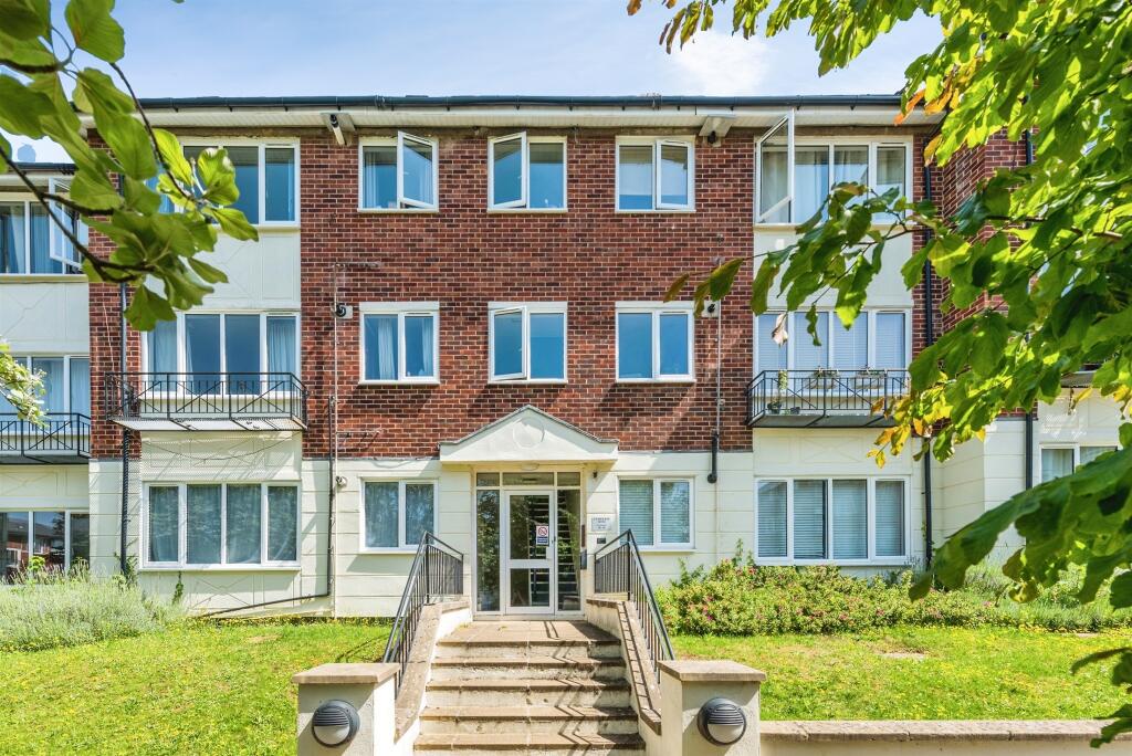 Main image of property: Silkdale Close, Oxford