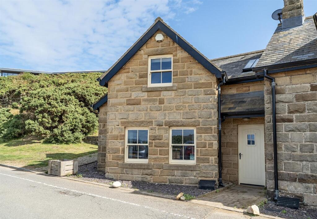 Main image of property: Gatehouse Cottage, Saltmoore, Whitby