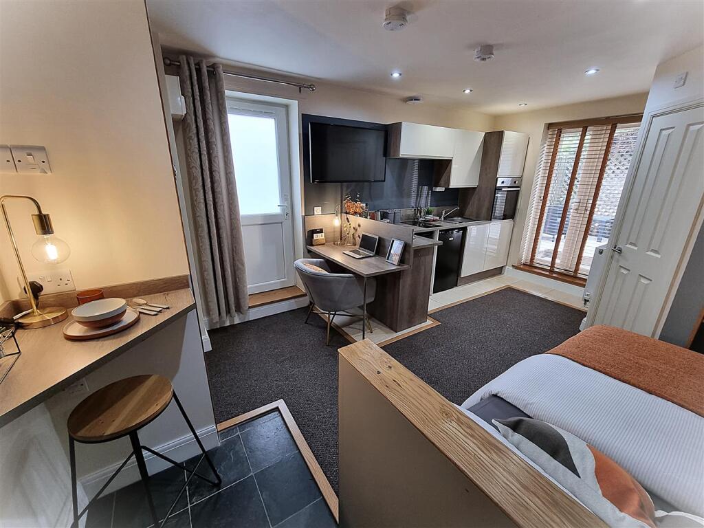Main image of property: West Parade Studio - rent includes all Utility Bills, Council Tax and Internet