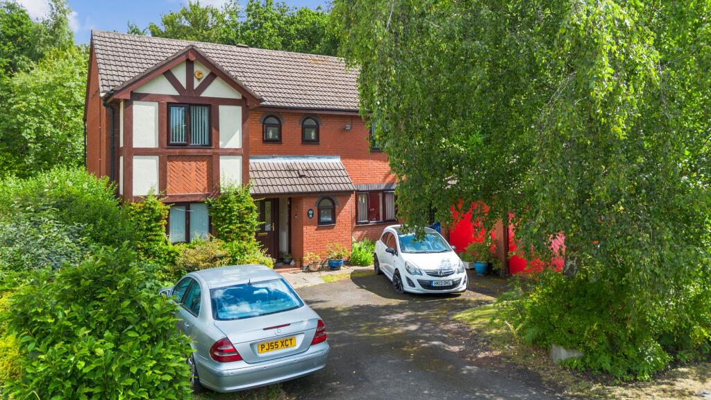 Main image of property: Ridgebourne Close, Callands, WA5