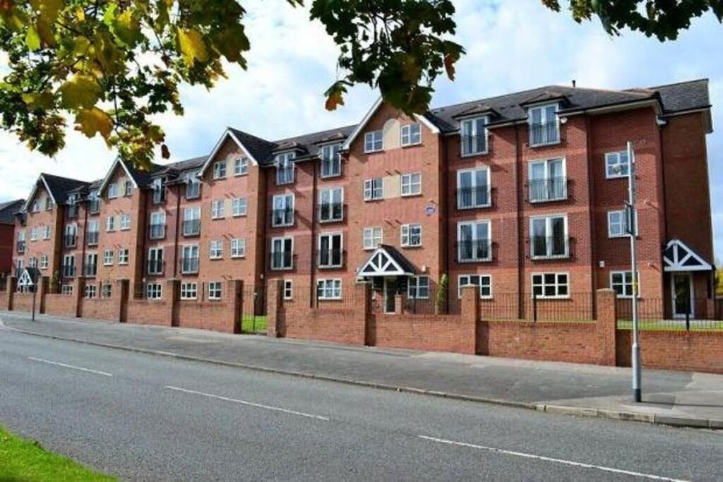 Main image of property: Sir Williams Court 190, Hall Lane, Manchester, M23