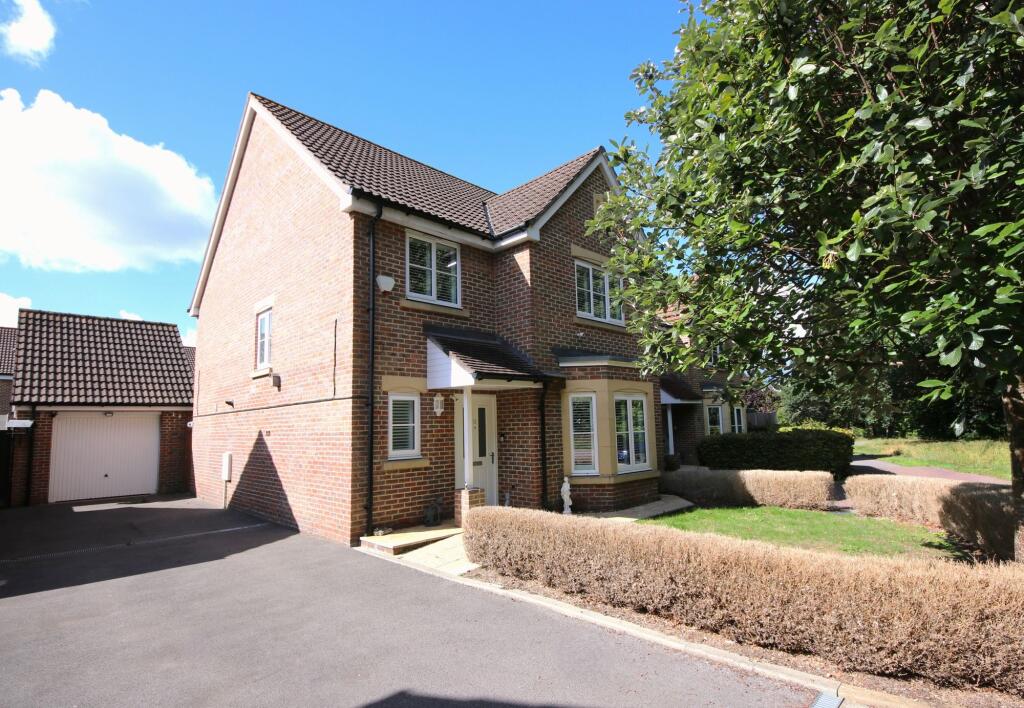 Main image of property: Burney Place, Sarisbury Green, SO31