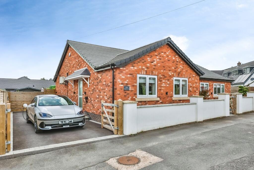 Main image of property: Papplewick Lane, Hucknall, Nottingham, Nottinghamshire, NG15