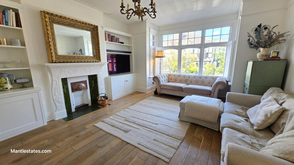 Main image of property: Lawn Mansions, HIGH BARNET EN5 2HZ