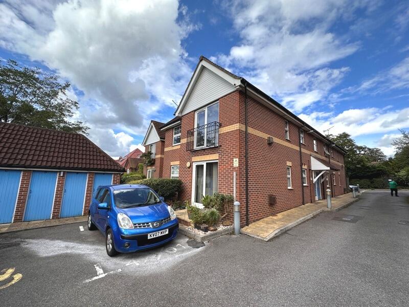 Main image of property: 47 Cobden Avenue, SO18