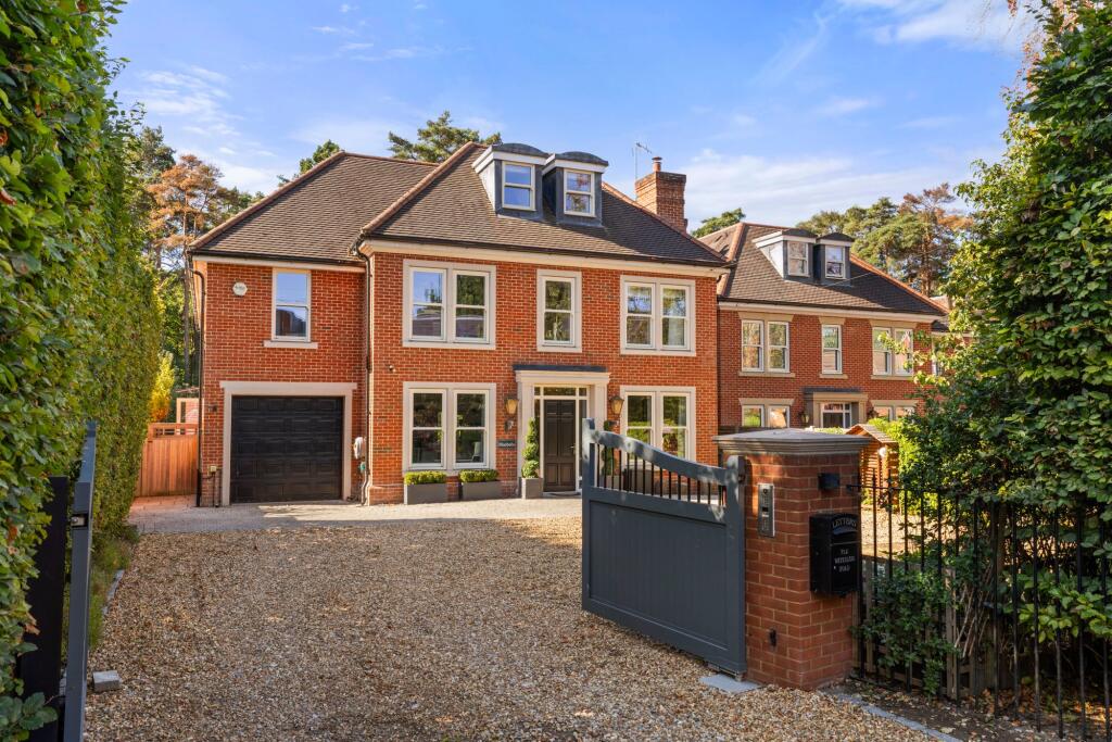 Main image of property: Waterloo Road, Crowthorne, RG45