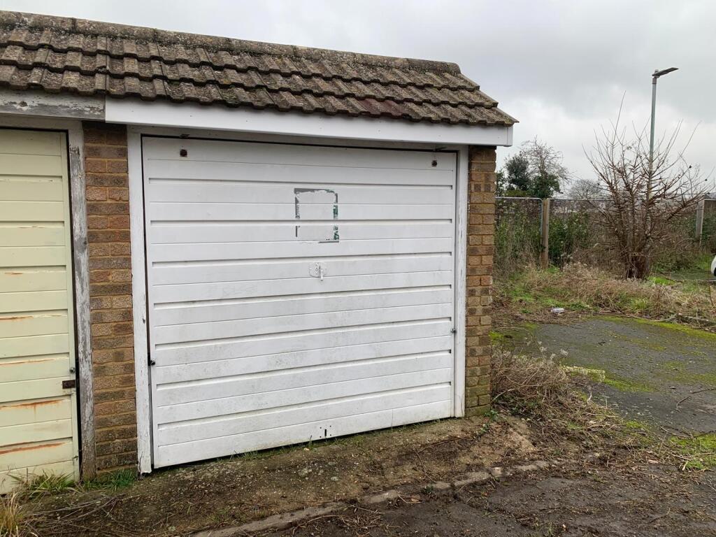 Main image of property: Garage, Lambourne Place