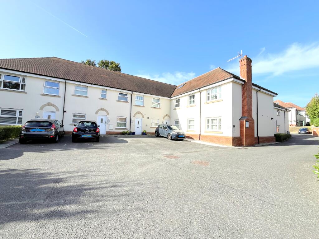 Main image of property: Kings Gate, Hockley Road, Rayleigh, Essex