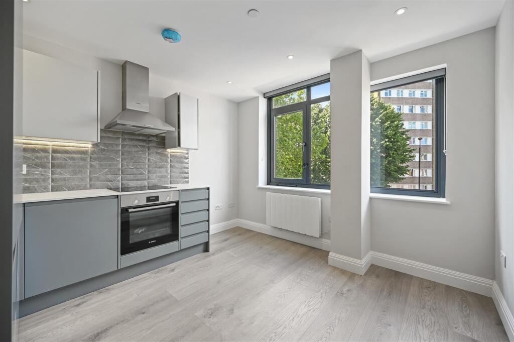 Main image of property: Flat 19 Francis House, 760-762 Barking Road, London