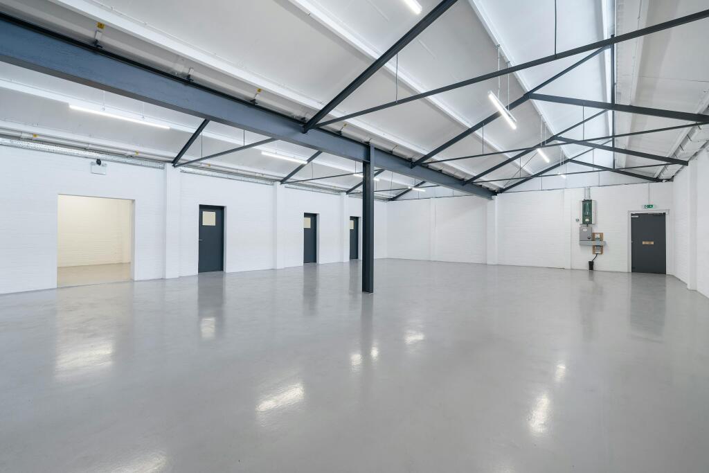 IW-260124-CA-131-U 15.jpg