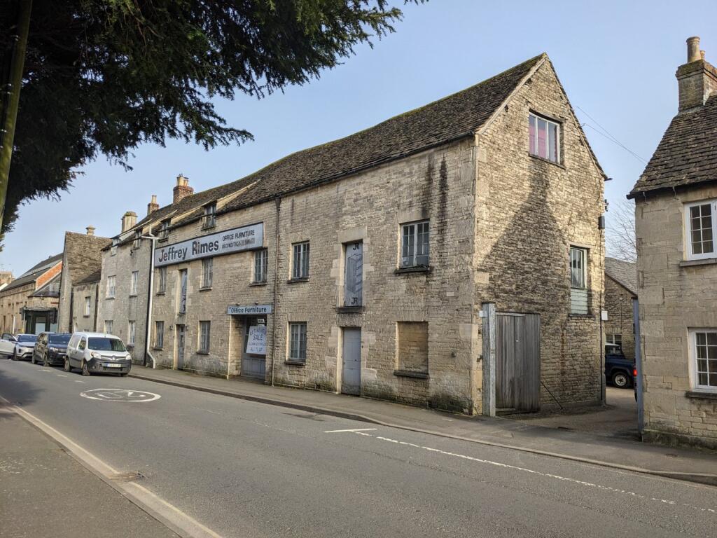 Main image of property: Querns Lane, Cirencester, Gloucestershire, GL7