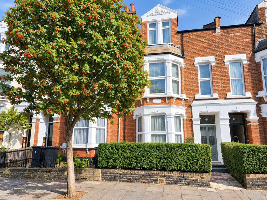 Main image of property: Park Avenue, Palmers Green, N13