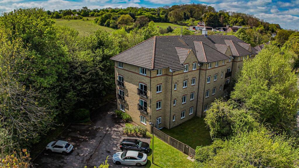 Main image of property: Hardings Close, Hemel Hempstead, HP3