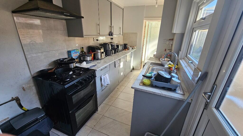 Main image of property: Blenheim Road, Reading, Berkshire, RG1