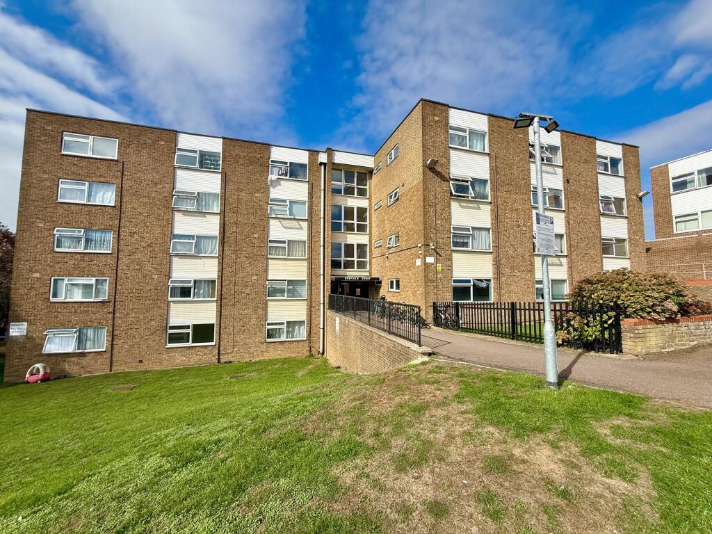 Main image of property: Handcross Road, Luton, LU2