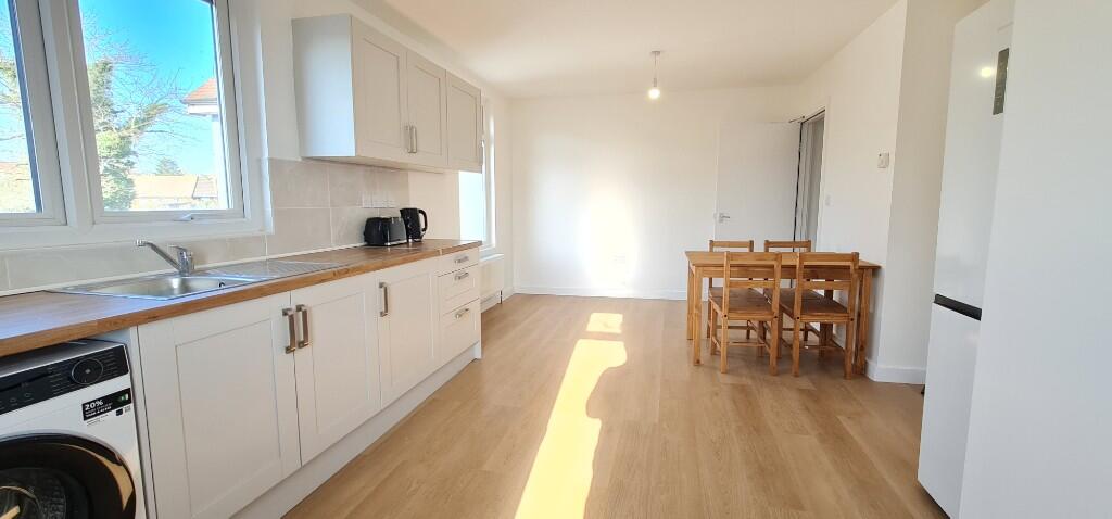 Main image of property: Furnished Room to Rent in HMO