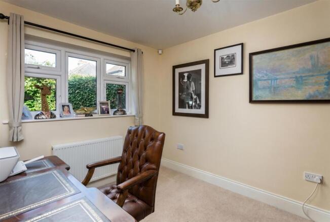 19 Eastgate Close-11.jpg