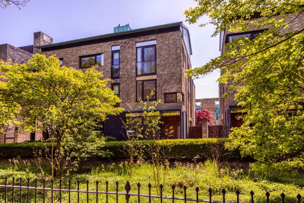 Main image of property: Morland Terrace, Brooklands Avenue, Cambridge, Cambridgeshire, CB2