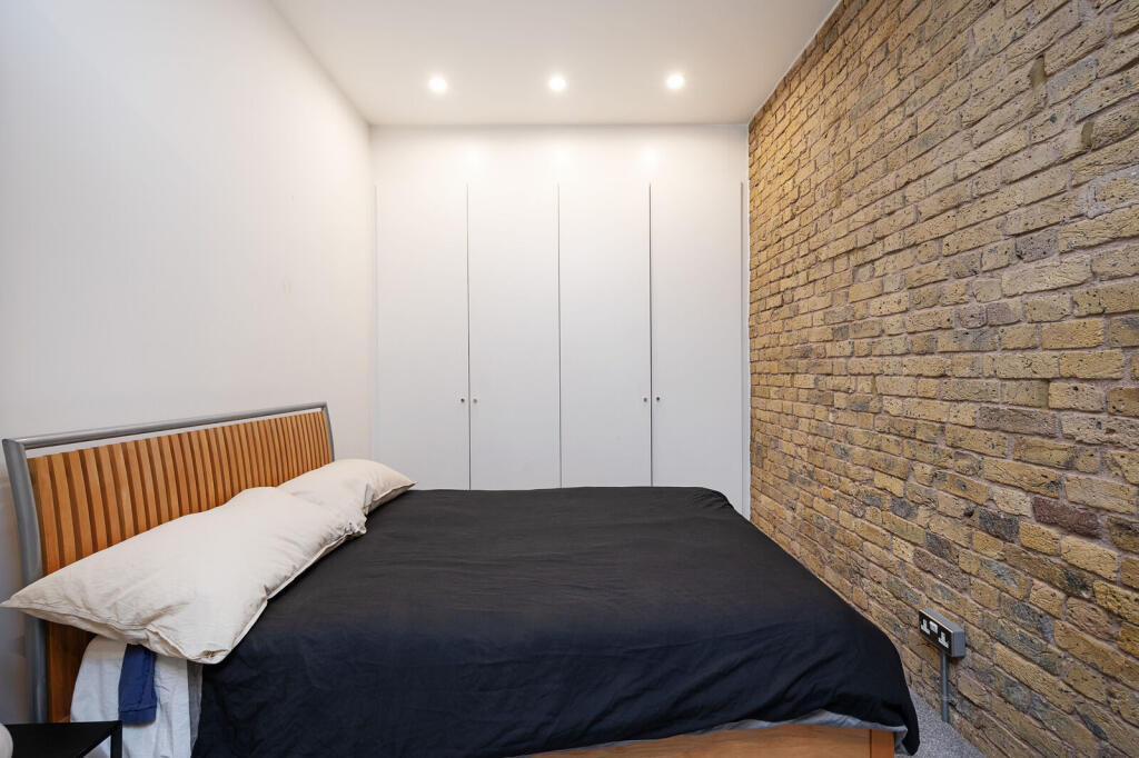 Main image of property: Chandlery House, Gowers Walk, Aldgate, London, E1