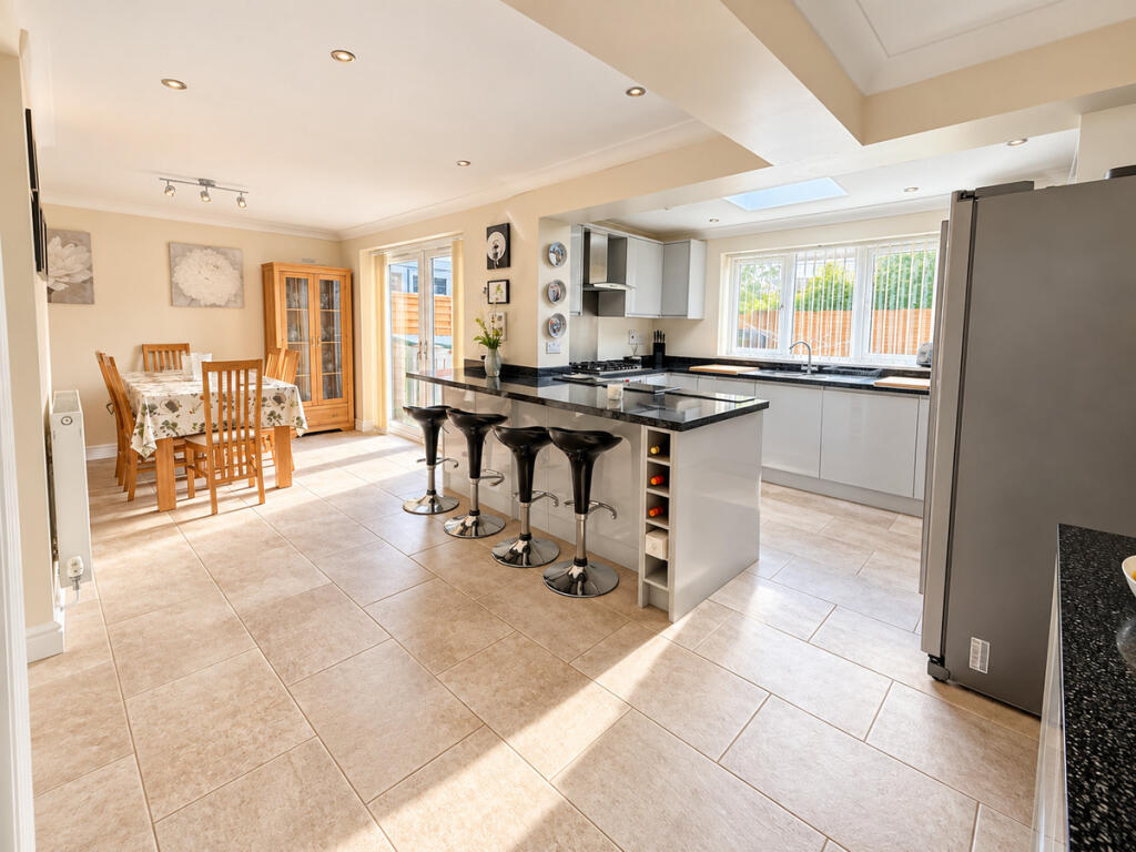 Main image of property: Thorne Road, Swindon, SN3 6