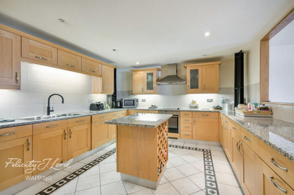 Main image of property: Wapping Wall, LONDON, E1W