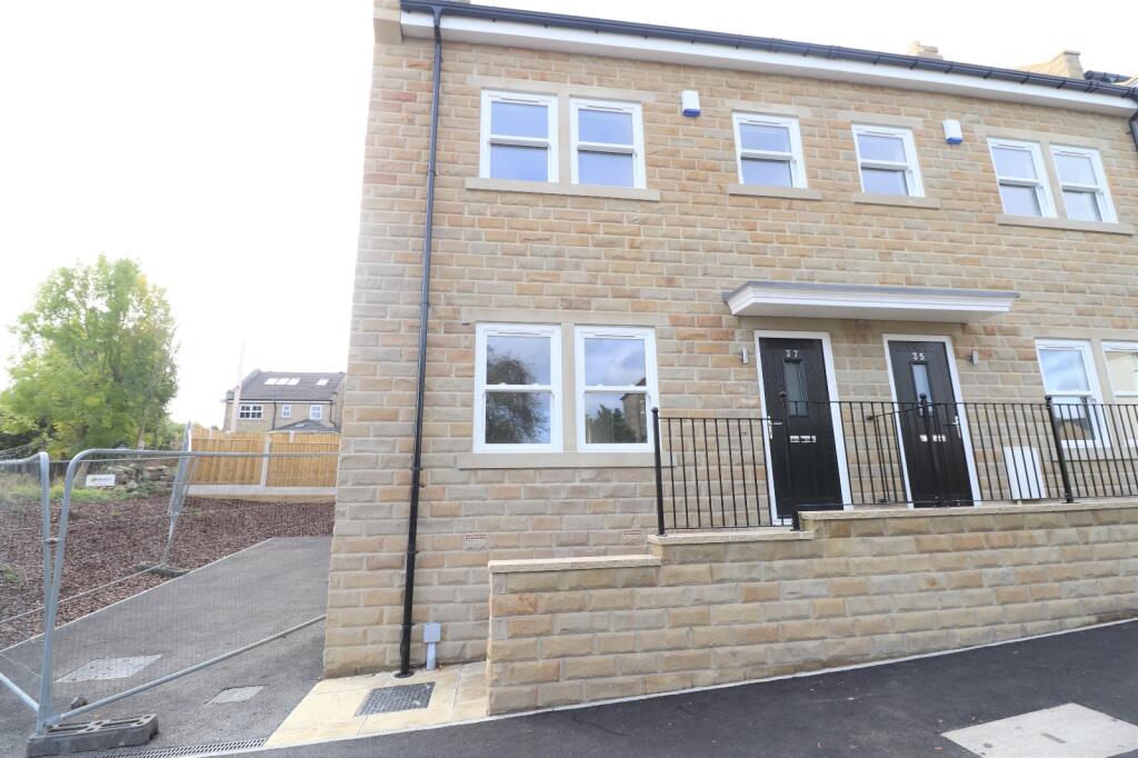 Main image of property: Fartown, Pudsey, West Yorkshire, LS28