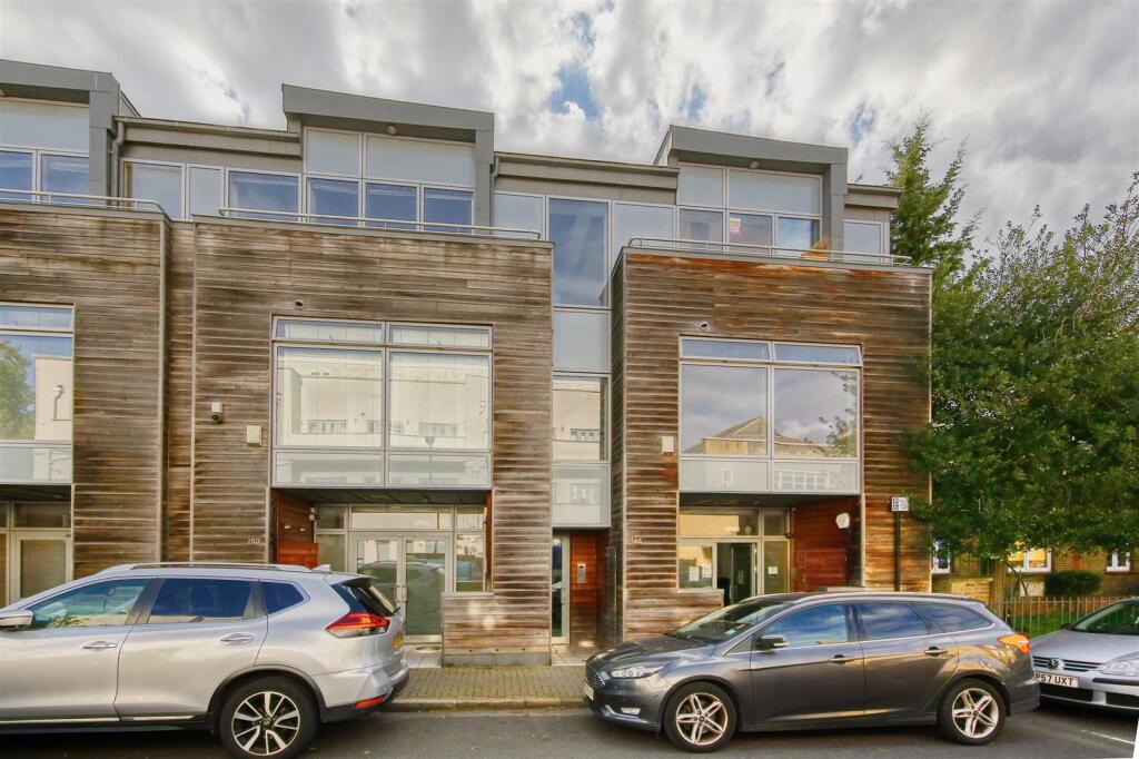 Main image of property: 146 Gordon Road