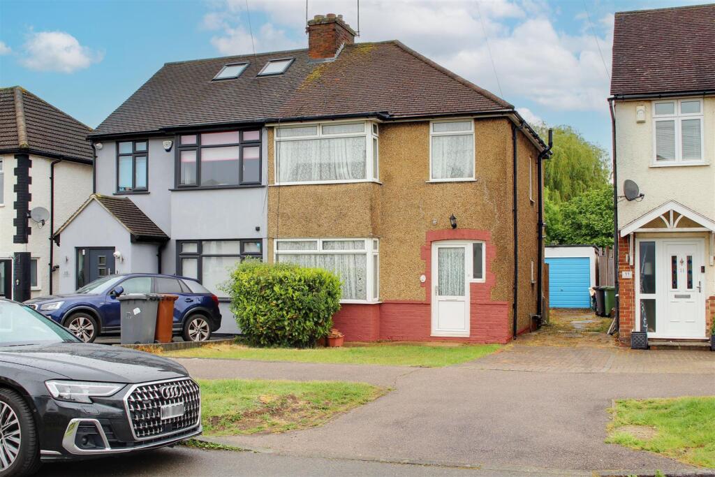 Main image of property: Cambridge Drive, Potters Bar
