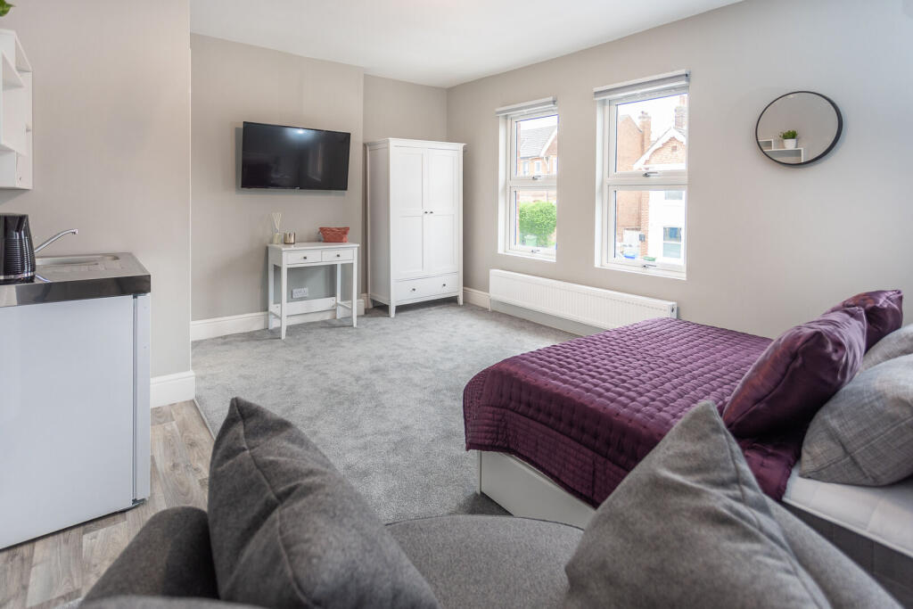 Main image of property: 129 St. Michaels Road, Aldershot, GU12