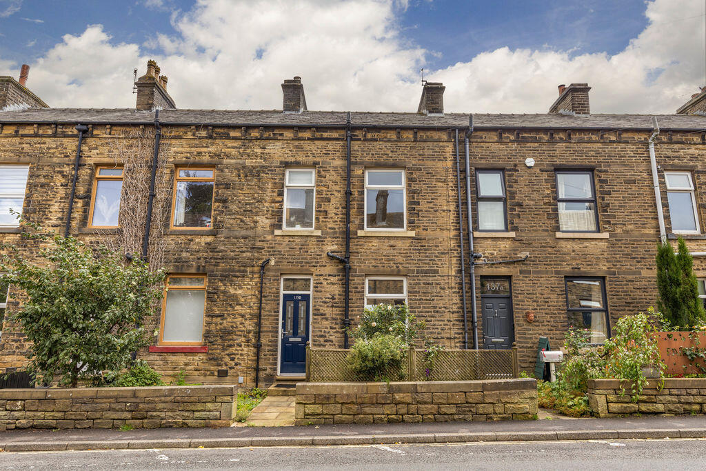 Main image of property: 135a Rochdale Road, Ripponden HX6 4JU