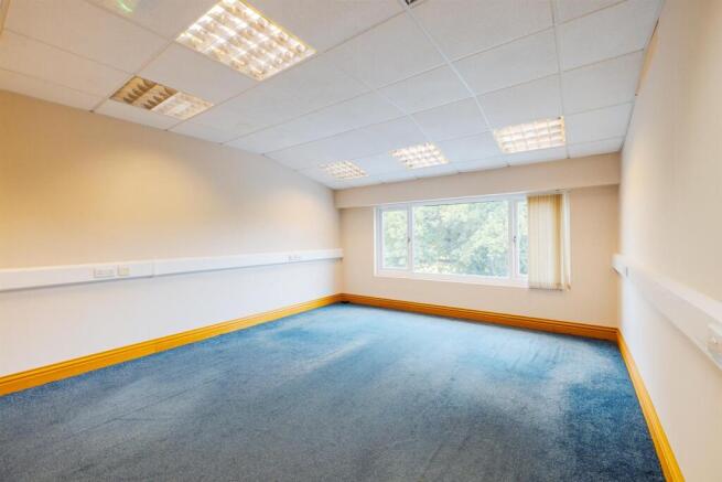Oaktree Business Centre-13.jpg