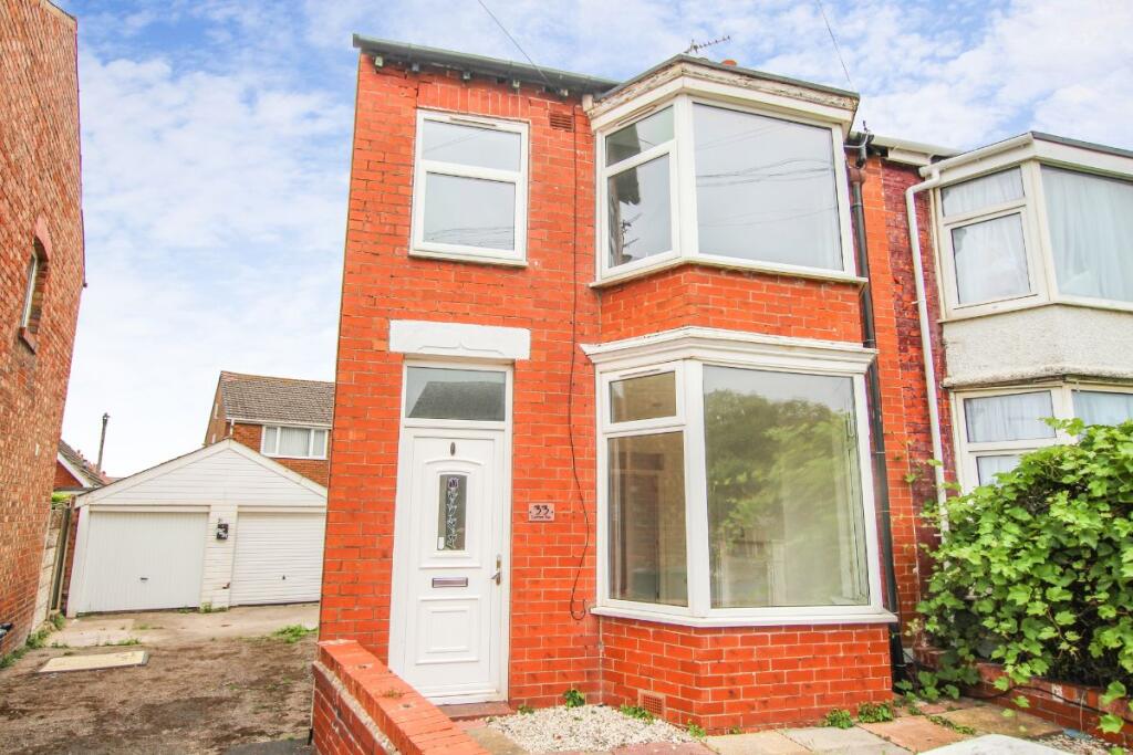 Main image of property: 33 Lynton Avenue, Blackpool, FY4 3HR